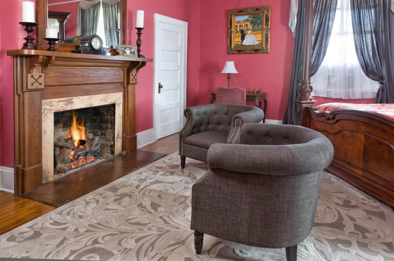 The Reynolds Mansion Bed & Breakfast Woodfin Exterior photo
